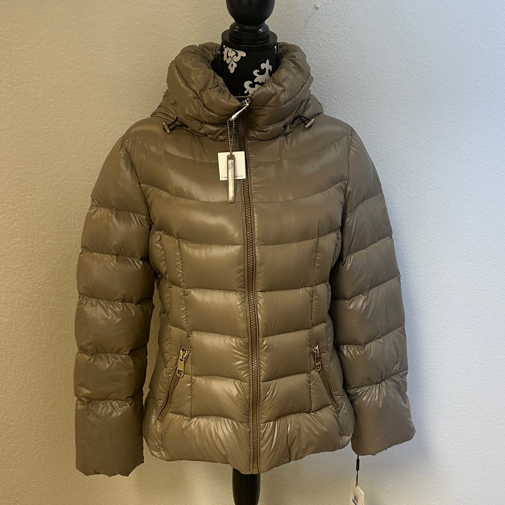 Women's Puffer Jacket - Tan